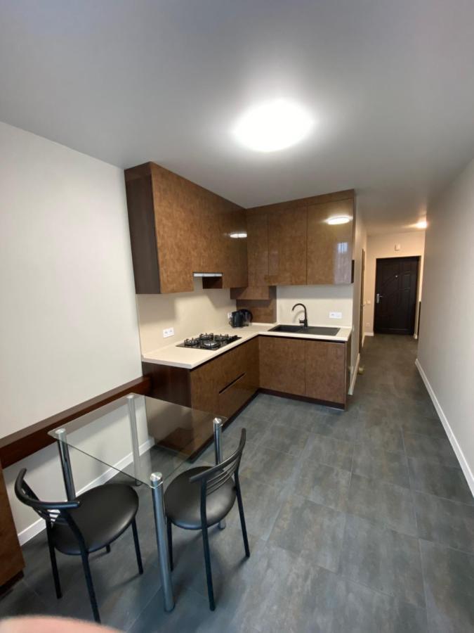 Crystal Apartaments Kiev Esterno foto