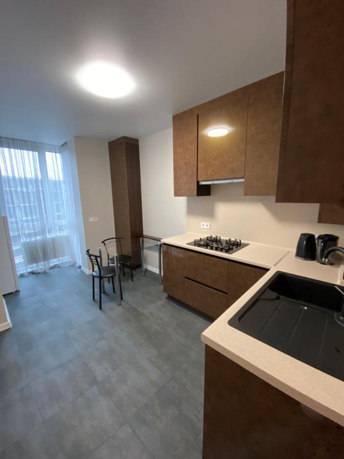 Crystal Apartaments Kiev Esterno foto