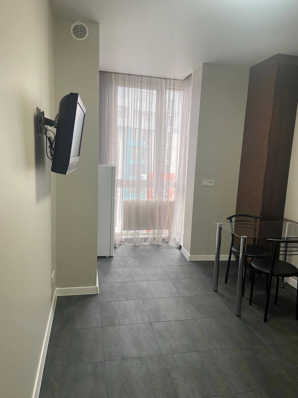 Crystal Apartaments Kiev Esterno foto